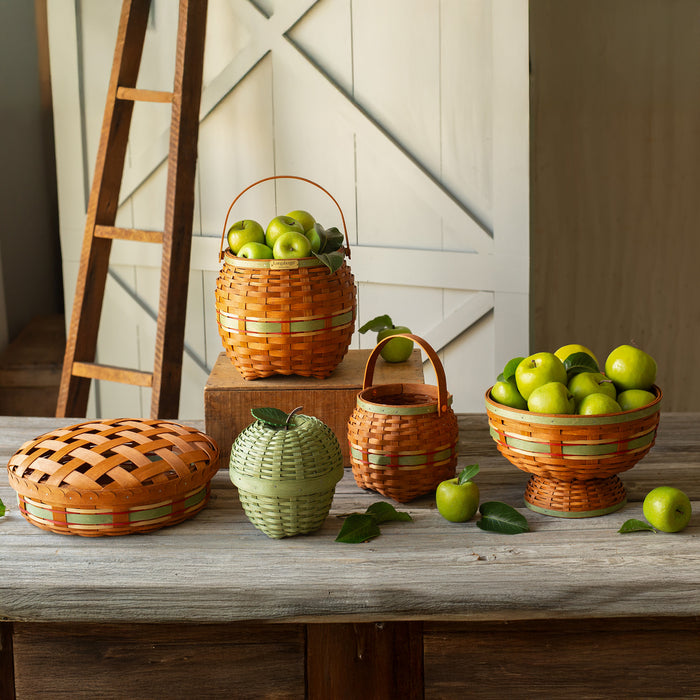 Apple Picking Medium Pie Basket with Lid and Protector - Green