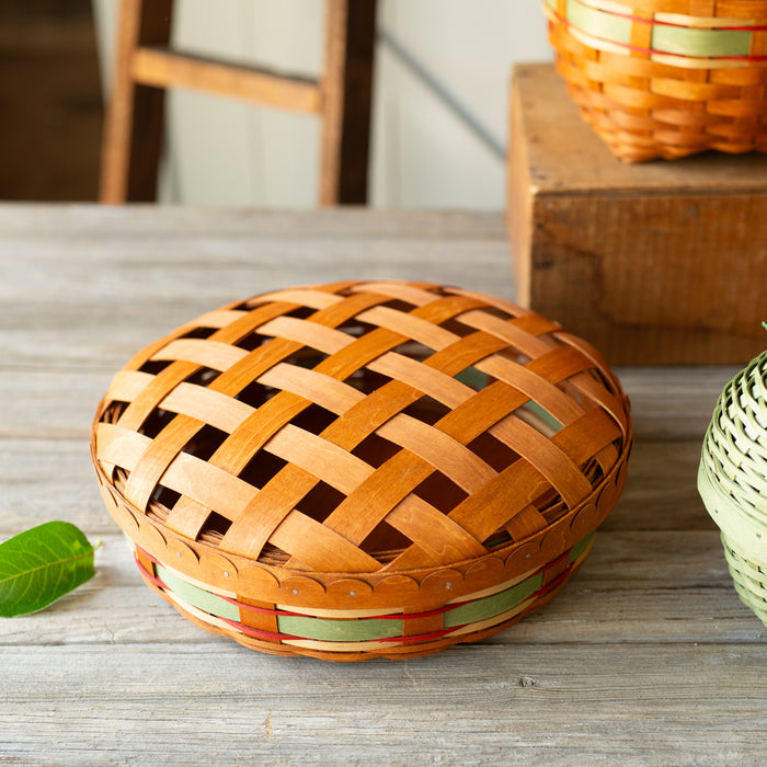 Apple Picking Medium Pie Basket with Lid and Protector - Green