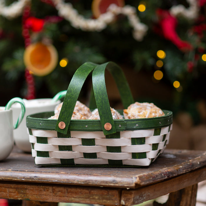 Christmas Weave Oval Muffin Basket Set with Protector - Bold Green