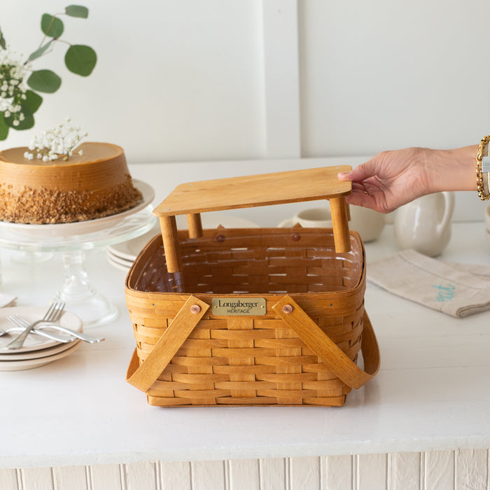 Collector's Heritage Cake Basket with Lid, Riser and Protector - Warm Brown