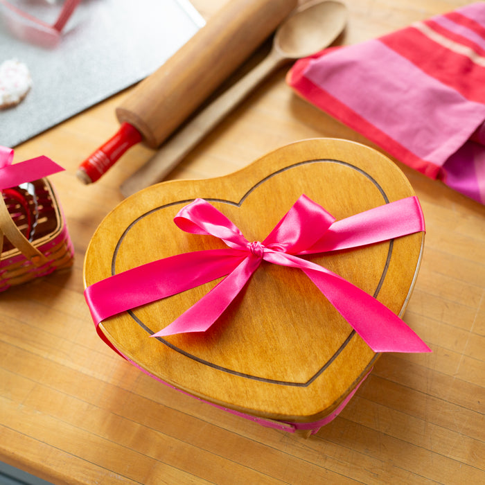 Valentine's Day Woven Heart Basket with Lid and Protector - Pink