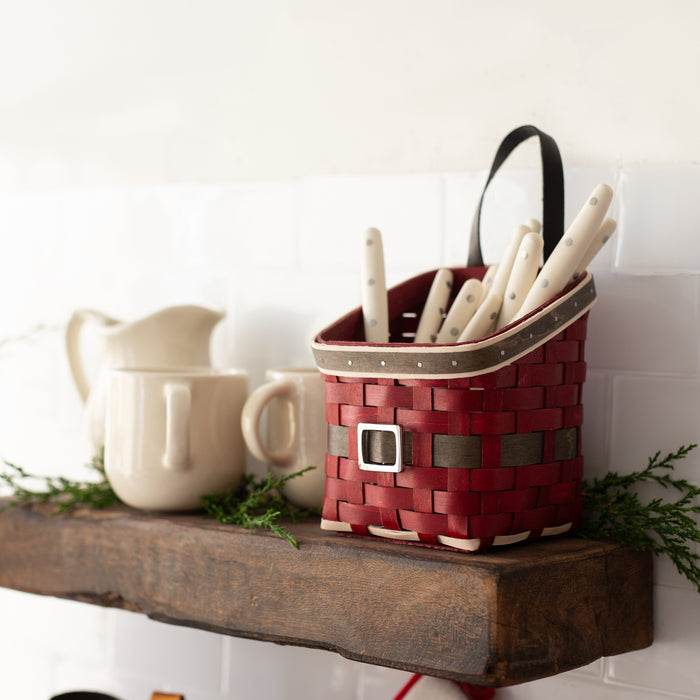 Santa Belly Angled Mantle Basket with Protector