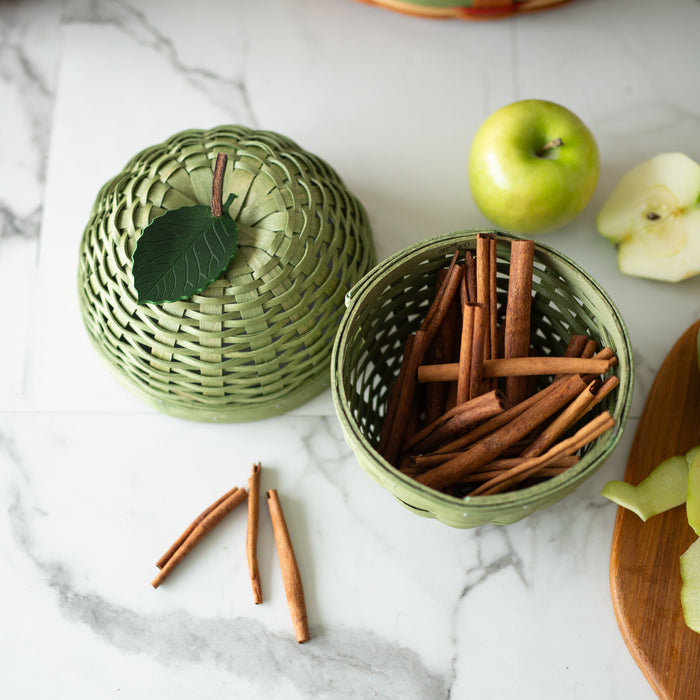 Apple Picking Small Apple with Woven Lid and Protector - Green