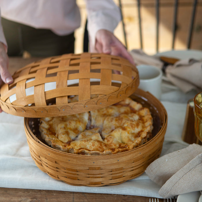 Thanksgiving Pie Basket with Lid and Protector - Warm Brown