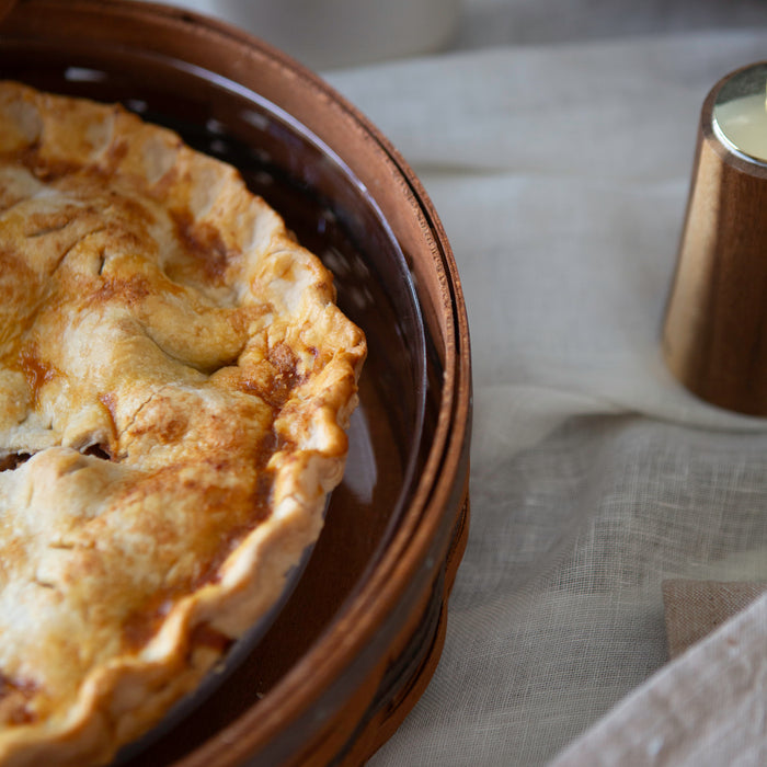 Thanksgiving Pie Basket with Lid and Protector - Warm Cinnamon and Dark Roast
